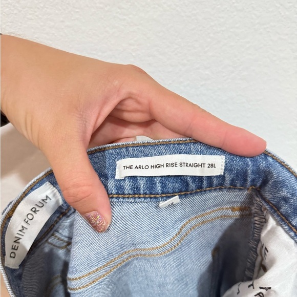 Aritzia Denim Forum The Arlo High Rise Straight 28L Women’s Size 27 - Picture 9 of 14